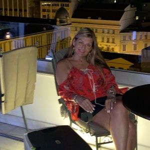 Meet your Posher, Jeanine